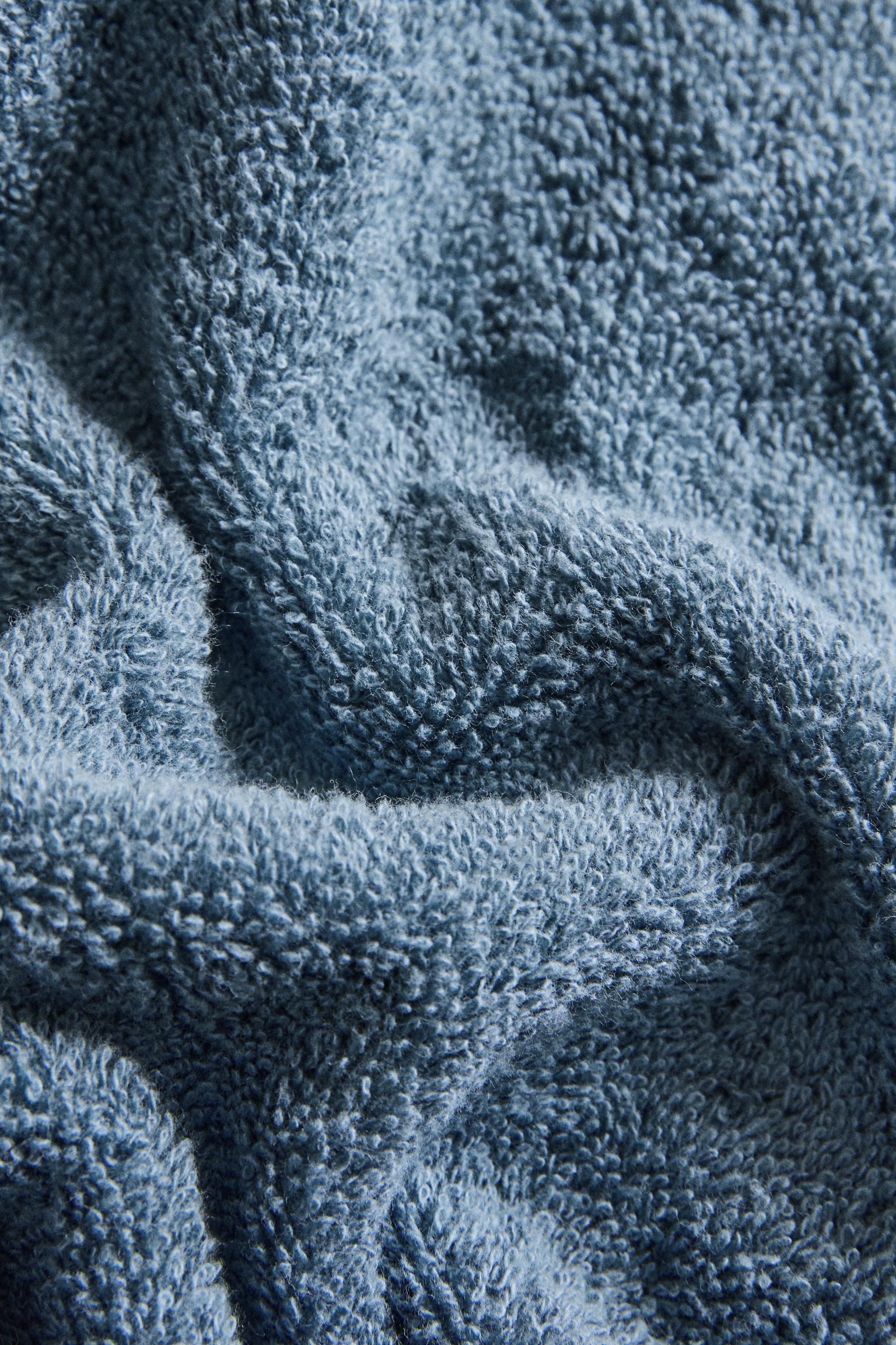 BATH TOWEL WITH TASSELS